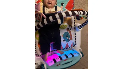 ベビージムは0～3歳ごろまで長く使える！4通り遊べるピアノジム